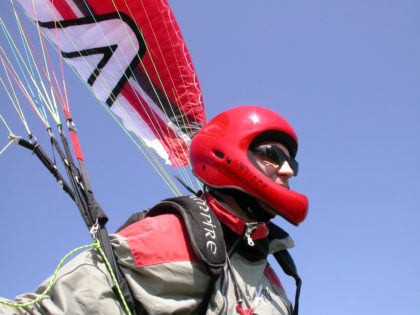 Rodolfo Saccani in decollo a Trevignano, sul lago di Bracciano