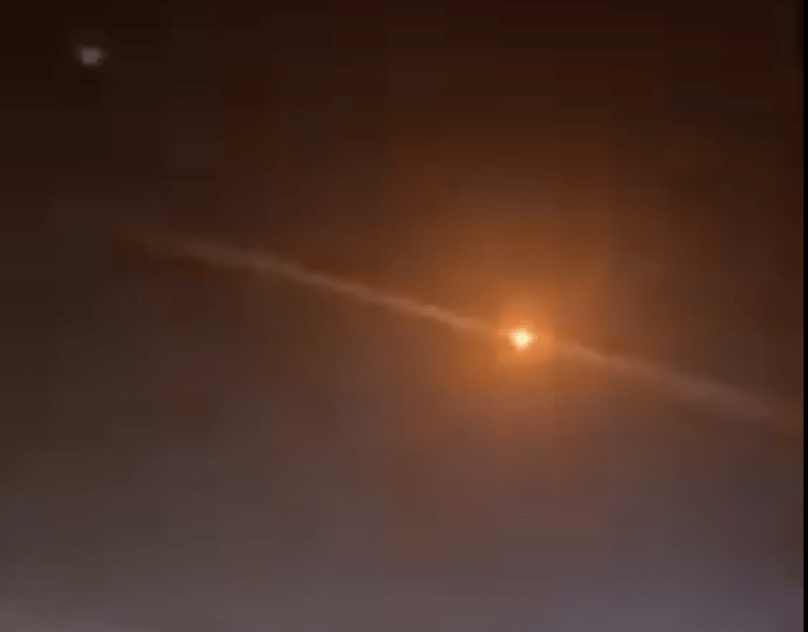 Esplosione di un missile balistico sopra Riad