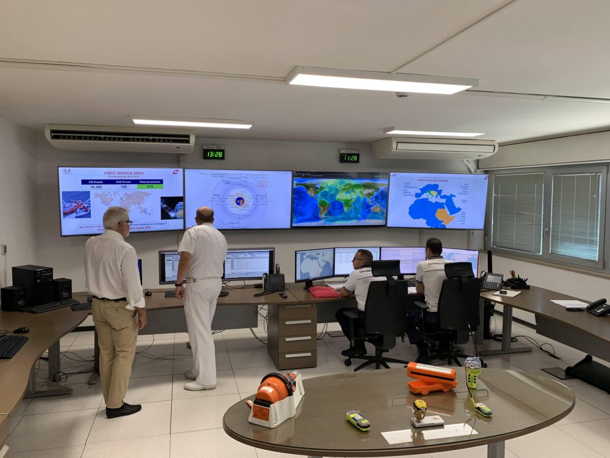 Centro di controllo missione della stazione COSPAS-SARSAT di Bari